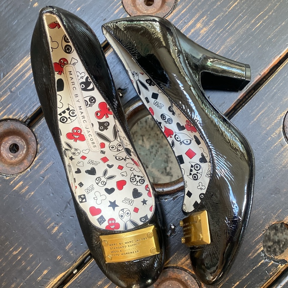 Marc Jacobs Heels with Signature Metal Front Tag